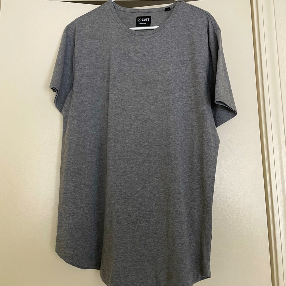 Cuts Mens XL Curve Hem T-Shirt